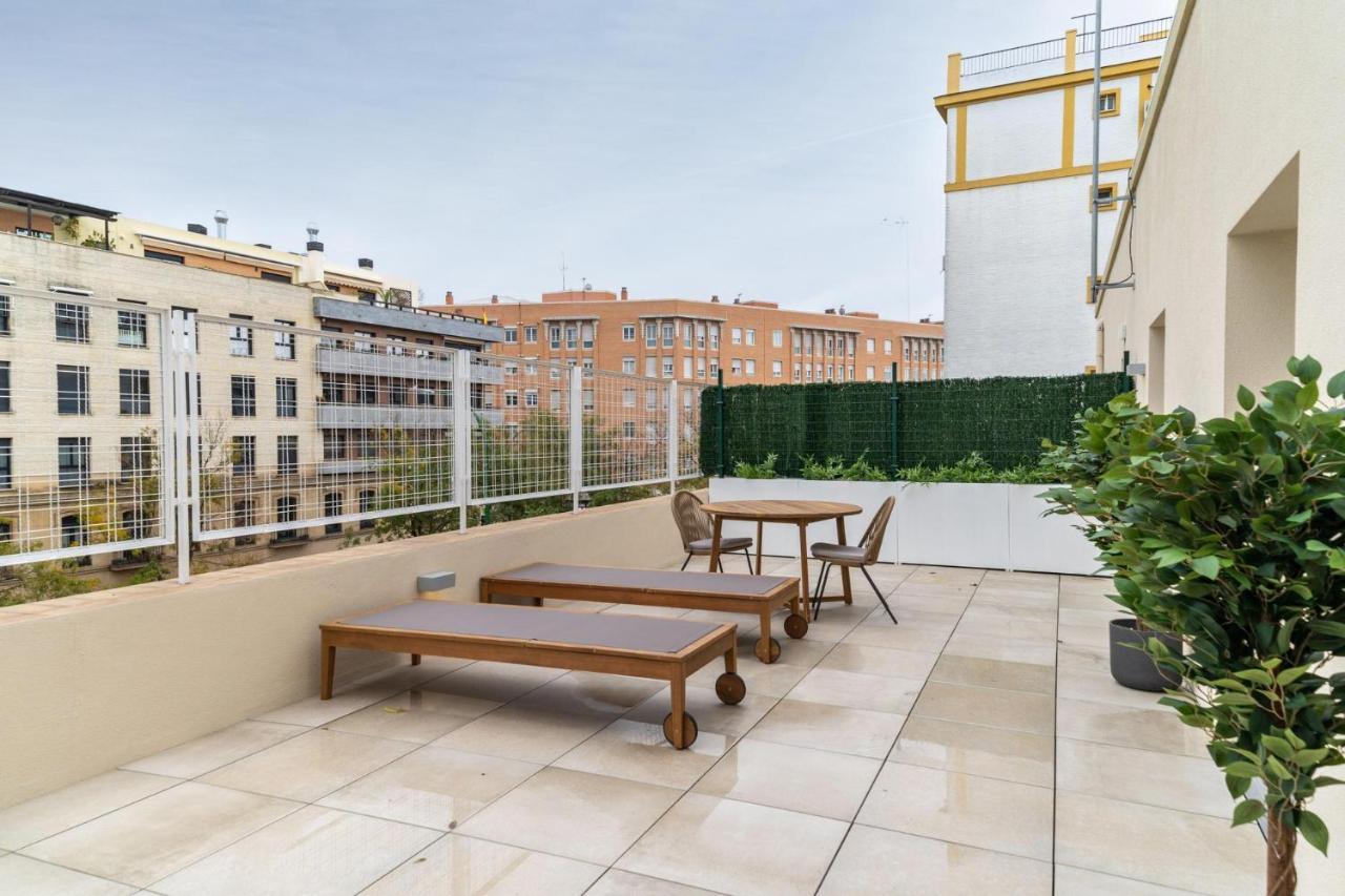 Limehome Sevilla Ronda De Capuchinos Esterno foto