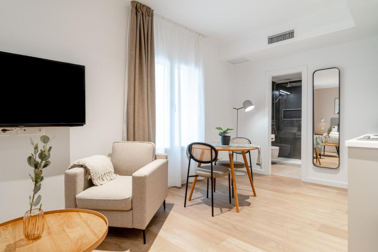 Limehome Sevilla Ronda De Capuchinos Esterno foto