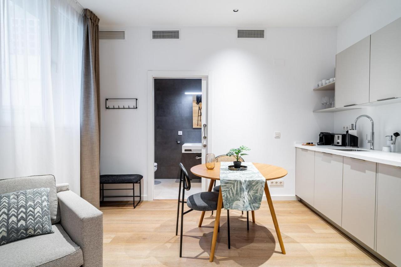 Limehome Sevilla Ronda De Capuchinos Esterno foto