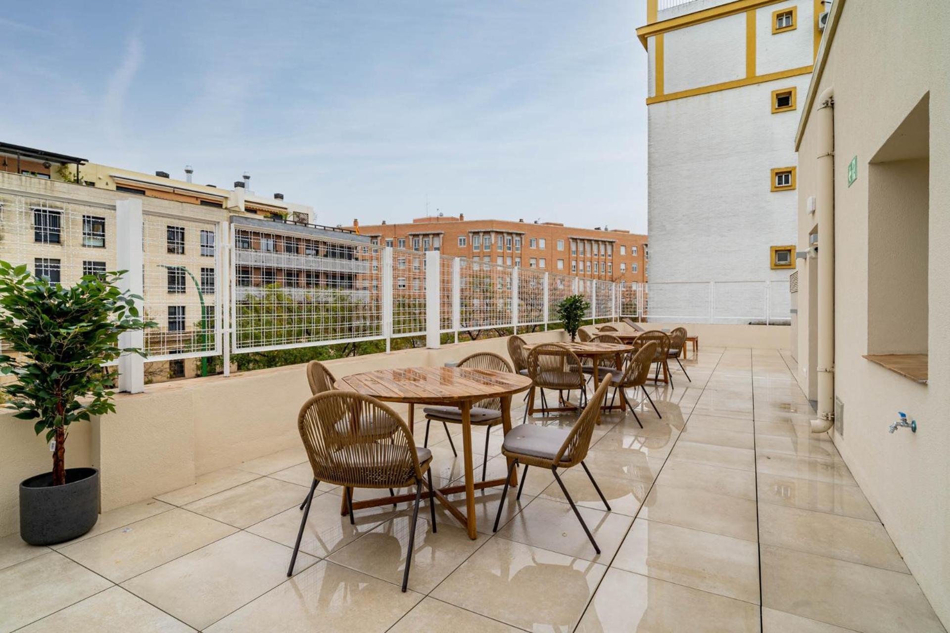 Limehome Sevilla Ronda De Capuchinos Esterno foto
