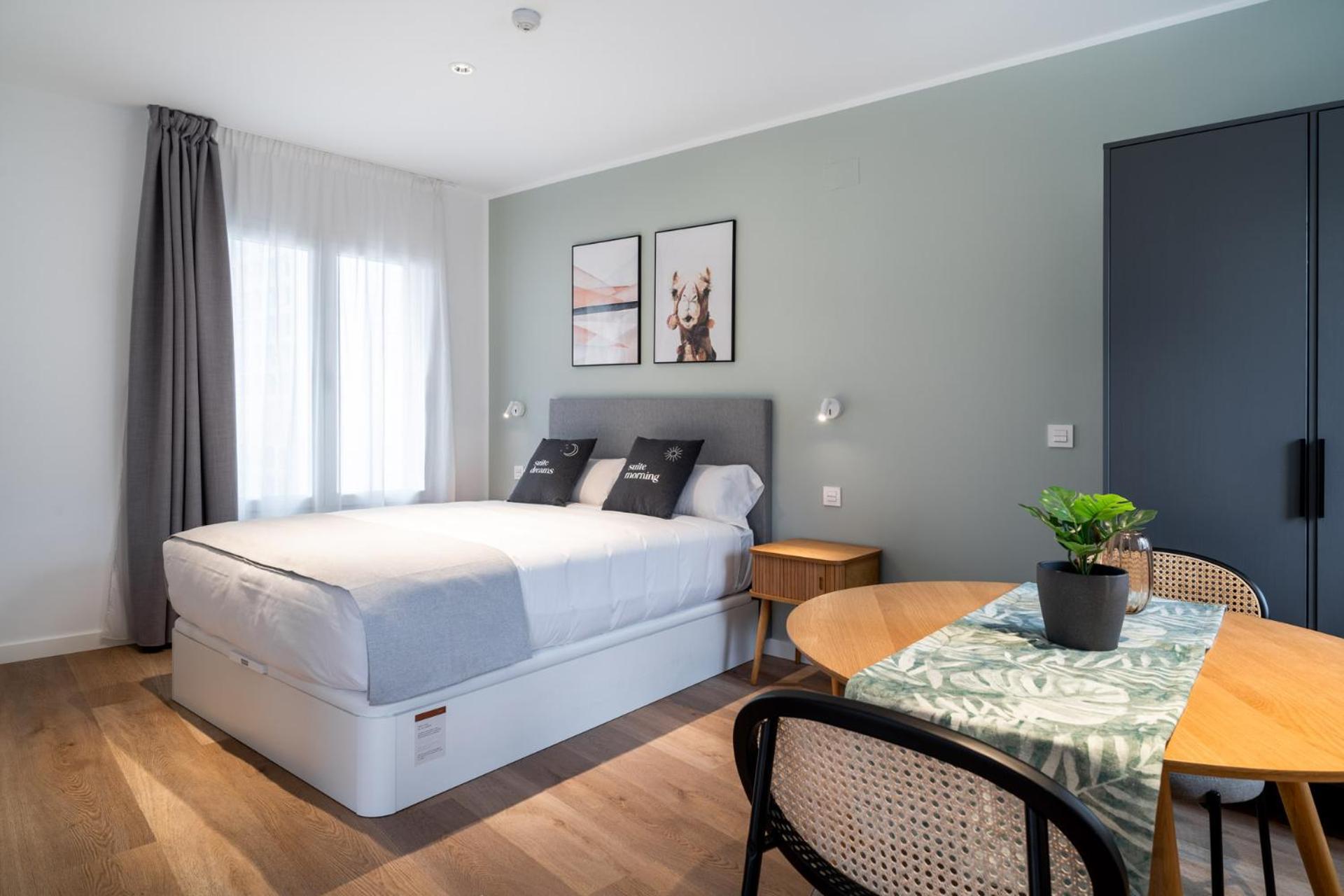 Limehome Sevilla Ronda De Capuchinos Esterno foto